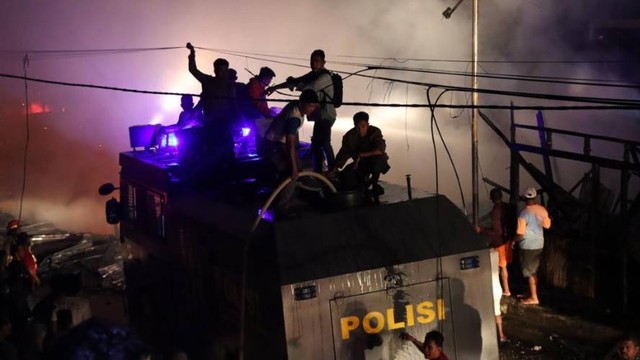 Kebakaran di belakang Hotel Youtefa Abepura Kota Jayapura. (Foto Polresta Jayapura Kota)