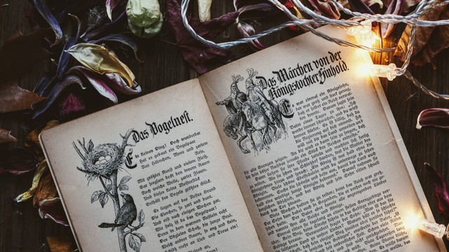 Ilustrasi Bagaimana Penggunaan Bahasa dalam Cerita Fantasi? Foto: dok. Natalia Yakovleva (Unsplash.com)