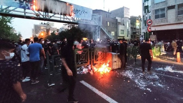 Pemerintah iran mengancam para pengunjuk rasa dengan hukuman berat