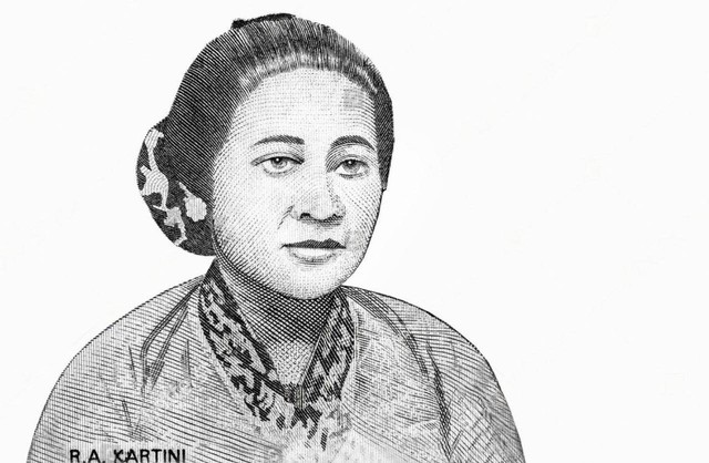 Sumber Gambar: https://www.shutterstock.com/image-photo/raden-adjeng-kartini-prominent-indonesian-national-1437064781