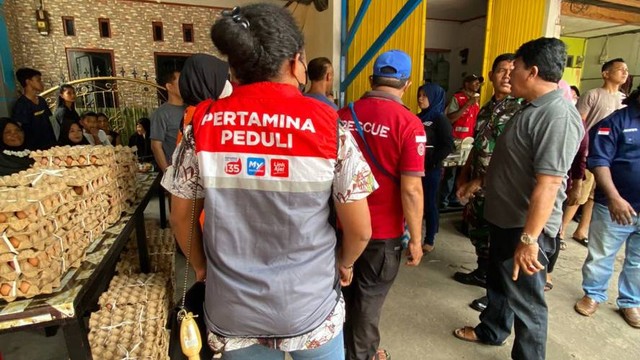 Bantuan dari Pertamina kepada korban kebakaran di Tanjung Ria Kota Jayapura. (Foto Pertamina Patra Niaga Regional Papua Maluku )