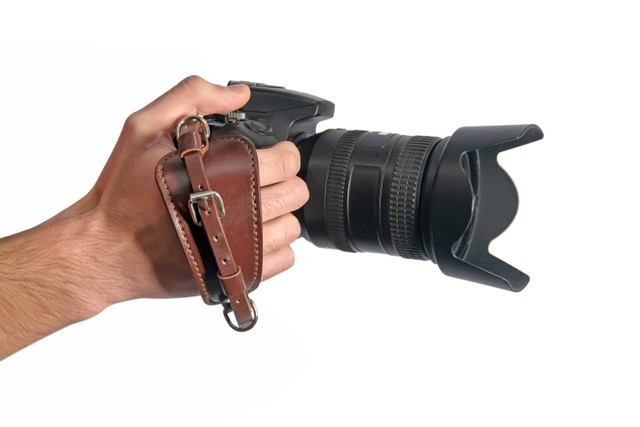 Ilustrasi grip kamera. Foto: Artem Avetisyan/Shutterstock