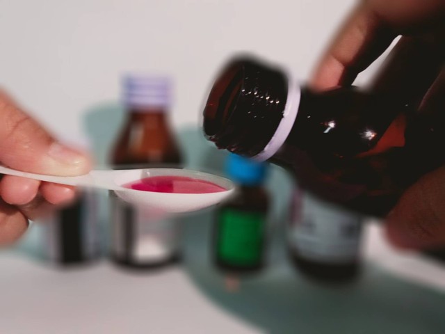 contoh foto produk obat sirop (foto diambil secara pribadi)