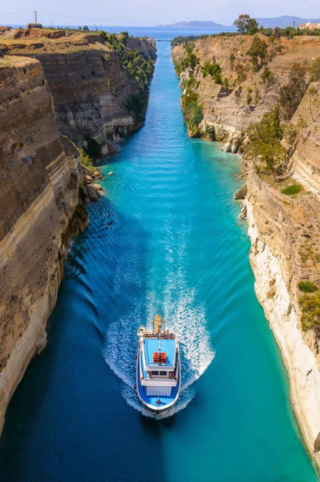  Ilustrasi Kanal Corinth di Yunani. Foto: Shutter Stock