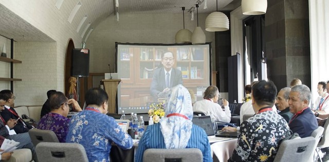 Dekan Fakultas Kedokteran (FK) Unair, Prof. Dr. Budi Santoso, dr., Sp.OG, Subs.F.E.R, dalam forum Neuroscience20 (N20) ke-9 di Nusa Dua, Bali, Senin (14/11).