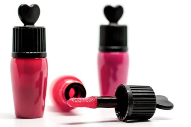 Ilustrasi perbedaan lip tint dan lip stain (Sumber: Pexels)