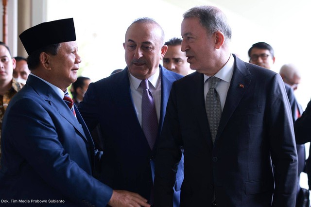 Menhan Prabowo Subianto Tanda Tangani MoU Kerja Sama Bilateral dengan Turki di Bidang Pertahanan. Foto: Dok. Tim Media Prabowo Subianto