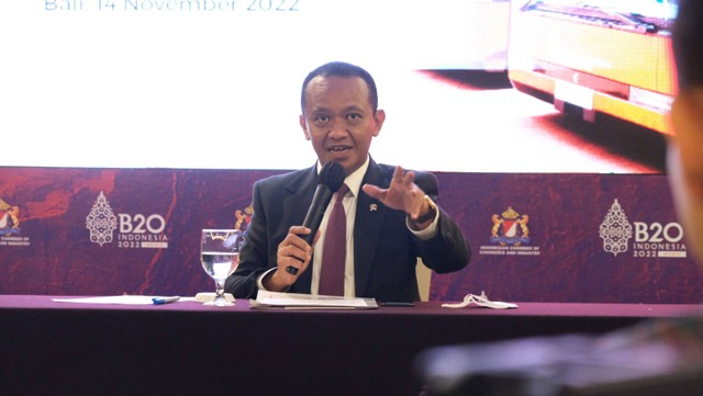 Seremoni penyerahan 5 bus listrik Foxconn dan Indika Energy kepada Menteri Investasi/Kepala BKPM Bahlil Lahadalia di Nusa Dua, Bali, Senin (14/11/2022).  Foto: Kementerian Investasi/BKPM