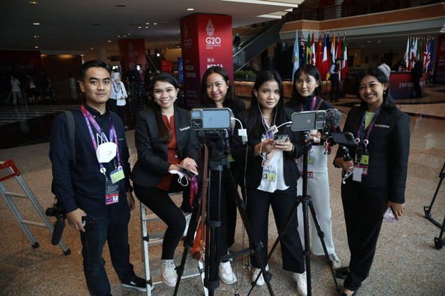 Sejumlah wartawan kumparan bertugas meliput perhelatan G20 di Bali. Foto: Aditia Noviansyah/kumparan