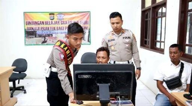 Sering Gagal Ujian SIM, Polantas di Lampung Sediakan Bimbel Gratis untuk Warga (3)