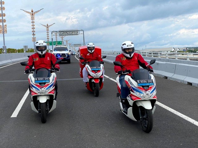 PT Astra Honda Motor (AHM) mengikuti Touring Kendaraan Bermotor Listrik Berbasis Baterai sebagai bagian rangkaian ajang KTT G20 Bali pada Jumat,11 November 2022. Foto: Astra Honda Motor