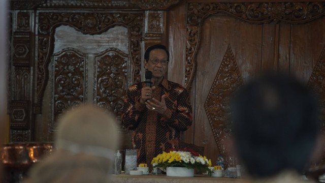 Sri Sultan HB X saat bertemu dengan para eksportir DIY di Kompleks Kepatihan Yogyakarta, Rabu (16/11). Foto: Humas Pemda DIY