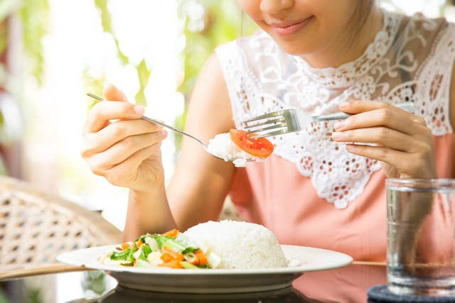 4 Mitos Seputar Karbohidrat yang Wajib Kamu Tahu. Foto: Mr.Cheangchai Noojuntuk/Shutterstock
