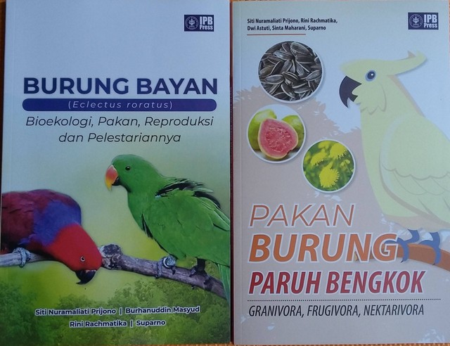Dua buku yang serahkan saat peringatan HCPSN 2022. Foto Dokumentasi : Melani Kurnia Riswati