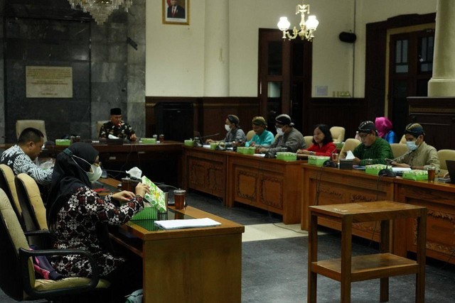 Rapat mengenai Raperda Pengelolaan Terminal Tipe B oleh DPRD DIY, Kamis (17/11/2022). Foto: Len/Tugu Jogja