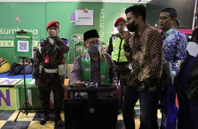 Ketum PP Muhammadiyah jajal kursi pintar (Dok/Humas/Foto)