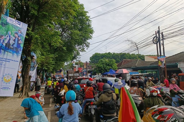 Suasana jelang pembukaan Muktamar ke-48 Muhammadiyah di UMS, Surakarta, Jumat (18/11). Foto: Zamachsyari/kumparan