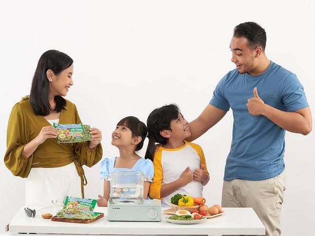 Supermi Nutrimi Rasa Mi Goreng menjadi solusi sehat bagi para keluarga pecinta mi instan yang mencari produk alternatif yang enak dan juga lebih baik untuk kesehatan. Foto: Dok. Supermi