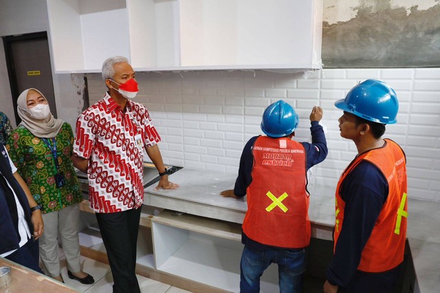 Gubernur Jateng Ganjar Pranowo, membuka pelatihan dan sertifikasi tenaga kerja di Balai Latihan Kerja (BLK) Semarang 1, Kota Semarang, Jumat (18/11). Foto: Dok. Istimewa