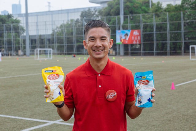 Kim Kurniawan saat coaching clinic bersama Lifebuoy. Foto: dok. Lifebuoy