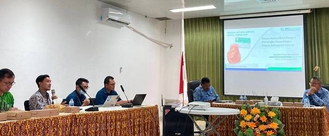 Pertemuan pembahasan bersama dengan BPJS Kesehatan Cabang Sorong pada Forum Komunikasi dengan Pemangku Kepentingan Utama kabupaten Sorong. Foto ist