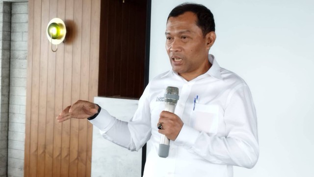 Direktur Eksplorasi PT Pertamina Hulu Energi, Muharram Jaya Panguriseng, memaparkan kinerja eksplorasi migas. Foto: Wendiyanto/kumparan