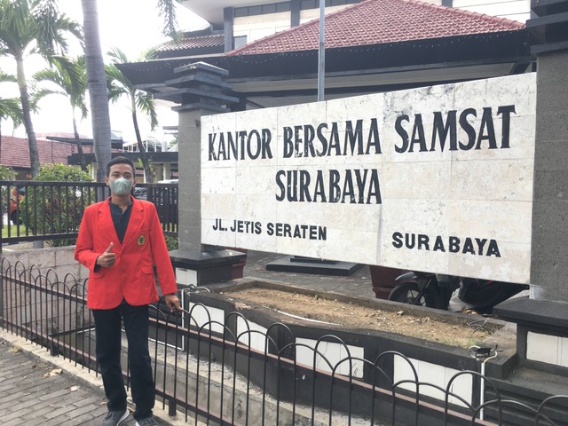 Dokumentasi mahasiswa magang di kantor samsat surabaya selatan,
