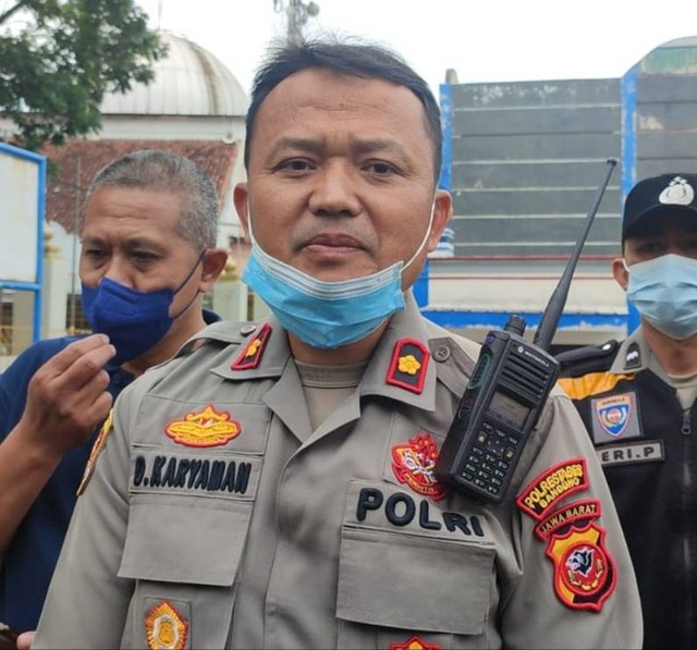 Kapolsek Ujungberung Kompol Karyaman saat memberi keterangan terkait kasus bully di SMP Plus Baiturrahman, Kota Bandung. Foto: Dok. Istimewa