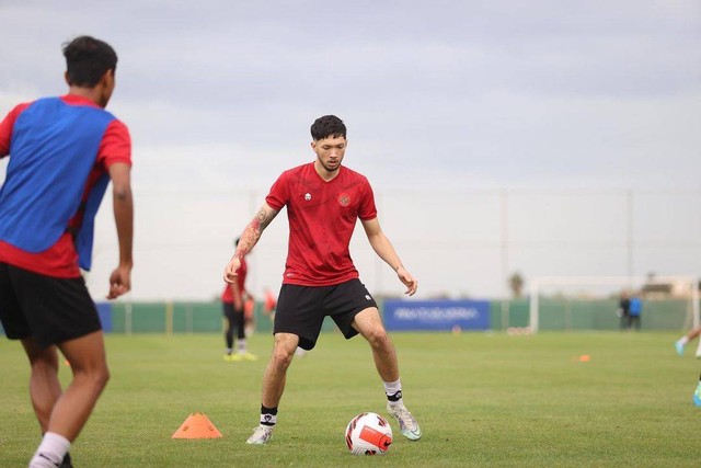 Zico Jamai Soree bersama Timnas U-20 dalam pemusatan latihan di Spanyol. Foto: Instagram/@zicojs_