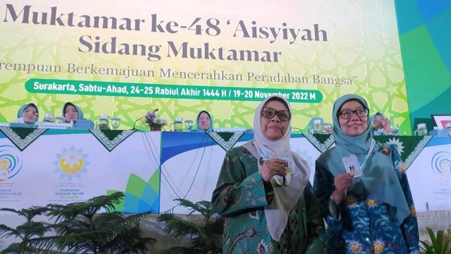 Siti Noordjannah Djohantini (kiri) dan Salmah Orbayinah  (kanan). Foto: Dok. Istimewa