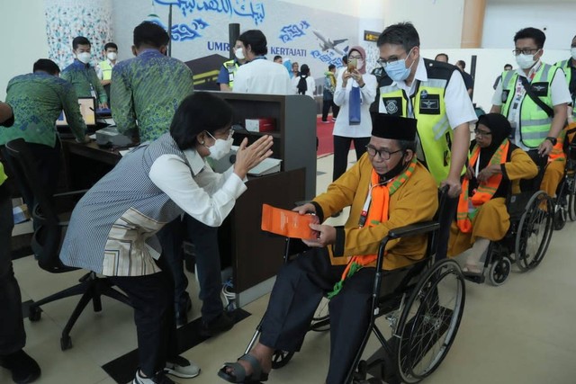 Penerbangan perdana umrah usai pandemi di Bandara Kertajati. Foto: Dok. Kemenhub