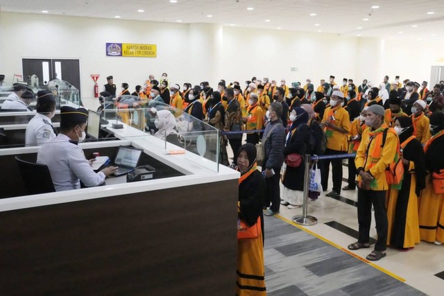 Penerbangan perdana umrah usai pandemi di Bandara Kertajati. Foto: Dok. Kemenhub