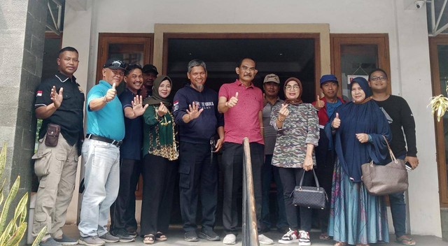 Kalapas Terbuka Kendal menyambut kedatangan Profesor Bambang dan Profesor Nyoman dari Undip - Foto Lapas Terbuka Kendal