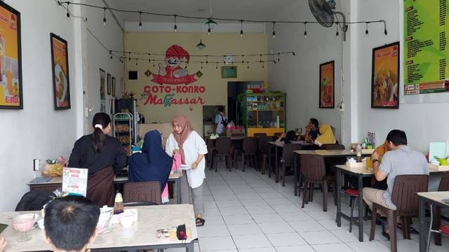 Warung Coto Marannu menyediakan menu Coto Makassar, Konro hingga Bakso