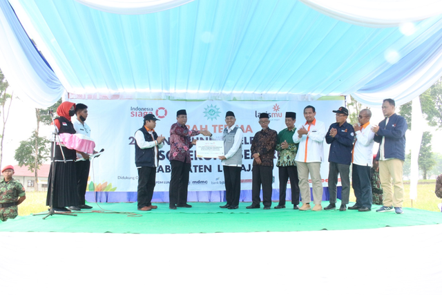 Penyerahan secara simbolis 200 hunian pelengkap kepada pemerintah setempat