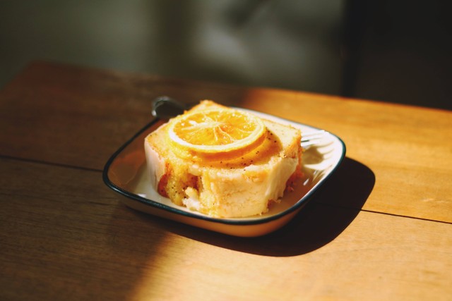 Ilustrasi Lemon Cake. Foto: Unsplash