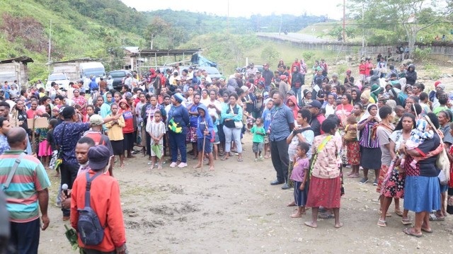 Pengungsi Kiwirok di Oksibil, Kabupaten Pegunungan Bintang. (Foto Humas Polda Papua)