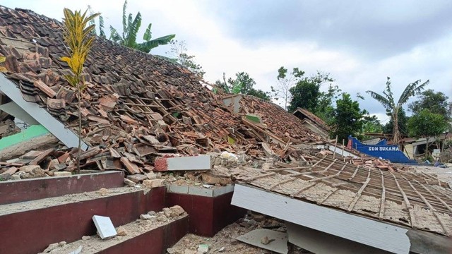 Kerusakan bangunan akibat gempa di Cianjur. Foto: BNPB