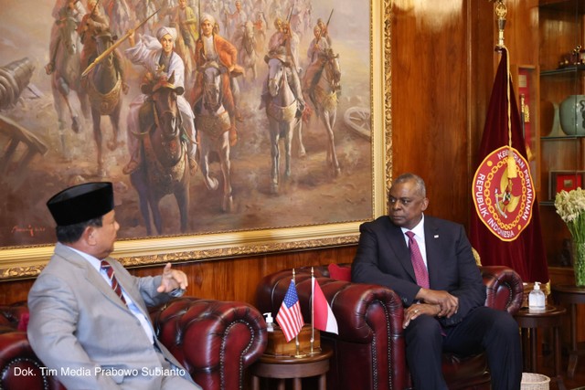 Pertemuan Menhan Prabowo Subianto dan Menhan AS Lloyd J. Austin III  di Kemenhan. Foto: Tim Media Prabowo Subianto