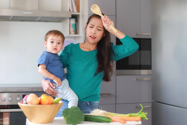 Ilustrasi ibu rumah tangga. Foto: Shutterstock