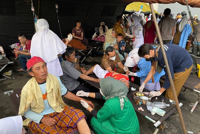 Kondisi korban gempa saat menjalani perawatan di RSUD Cimacan, Cianjur, Senin (21/11/2022).
 Foto: Dok. Istimewa
