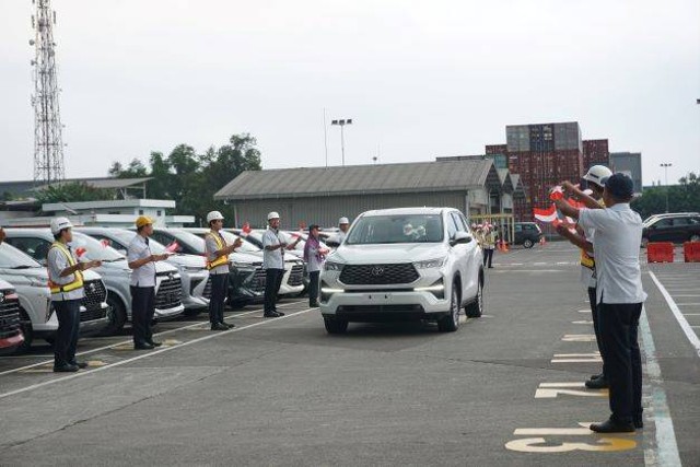 Produksi perdana all new Toyota Kijang Innova Zenix  Foto: Dok. Istimewa