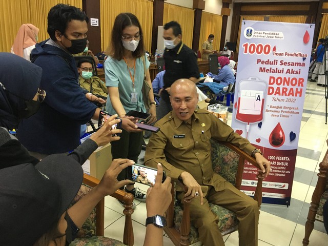 Windy saat melakukan liputan di Dinas Pendidikan Provinsi Jawa Timur dok. Windy Putri Ramadhani