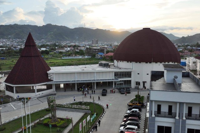 Megahnya Gedung Papua Youth Creative Hub (PYCH) yang terinspirasi dari atap Honai dan Kariwari. Foto: Dok. Istimewa