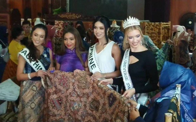 Miss Universe Swiss Lelang Batik Tulungagung, Bantu Korban Gempa Cianjur