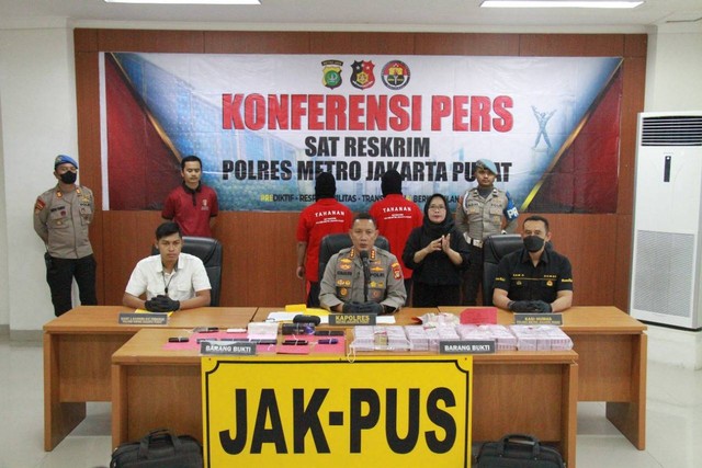 Jumpa pers kasus penipuan di Mapolres Metro Jakarta Pusat. Foto: Dok. Istimewa