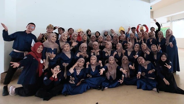 Paduan Suara Mahasiswa Ahda Gitana Universitas Ahmad Dahlan (UAD) pada acara Muktamar ke-48 Muhammadiyah dan Aisyiyah (Foto: Istimewa)