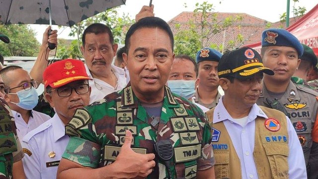 Panglima TNI Jenderal Andika Perkasa di RS Sayang Cianjur, Rabu (23/11/2022). Foto: Rachmadi Rasyad/kumparan