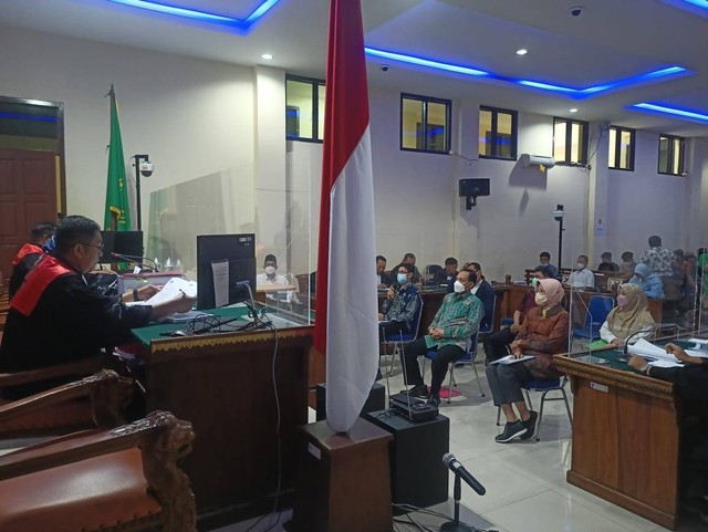 6 orang saksi dihadirkan dalam sidang perkara suap Rektor Unila dengan terdakwa Andi Desfiandi di PN Tanjung Karang, Bandar Lampung. | Foto : Galih Prihantoro/Lampung Geh