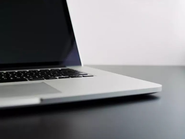 https://unsplash.com/@schwiet - cara menurunkan cahaya laptop asus